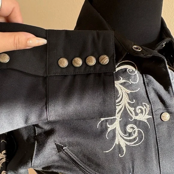 Roper Black Button-Up Shirt with Beige Embroidery🖤 - Picture 5 of 9